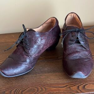 Think! Burgundy Embossed Leather Women's Lace-Up Oxford